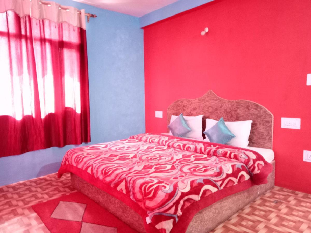 Non Stop Cafe Hostel & Stay Manali  Exterior photo