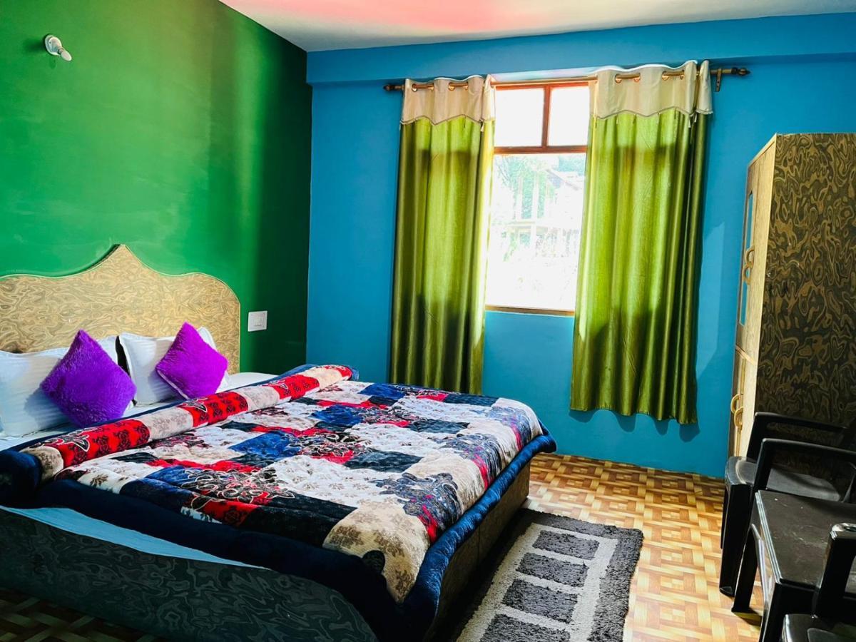 Non Stop Cafe Hostel & Stay Manali  Exterior photo