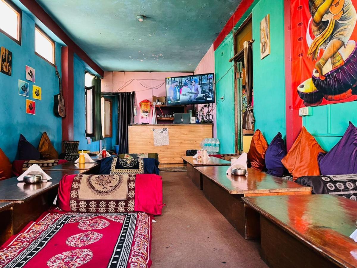 Non Stop Cafe Hostel & Stay Manali  Exterior photo