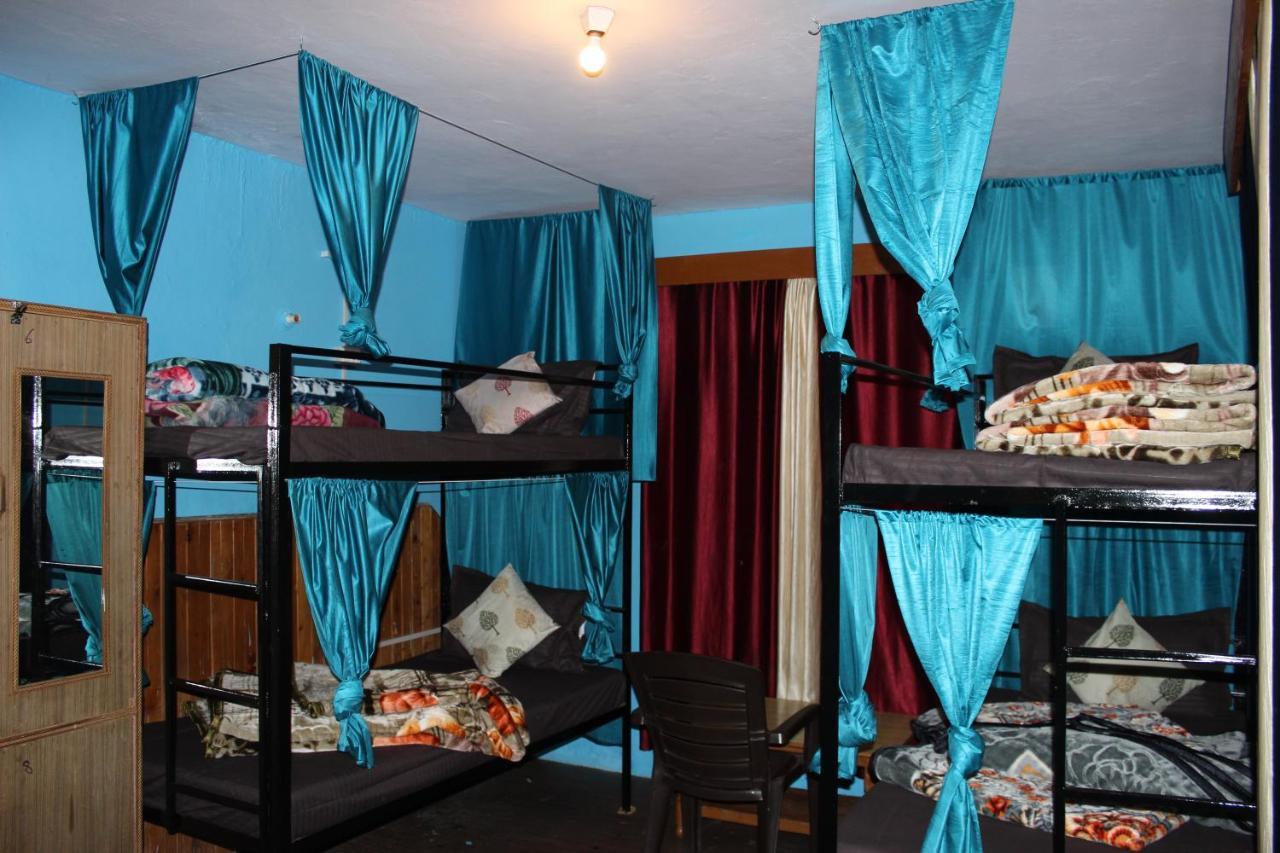 Non Stop Cafe Hostel & Stay Manali  Exterior photo
