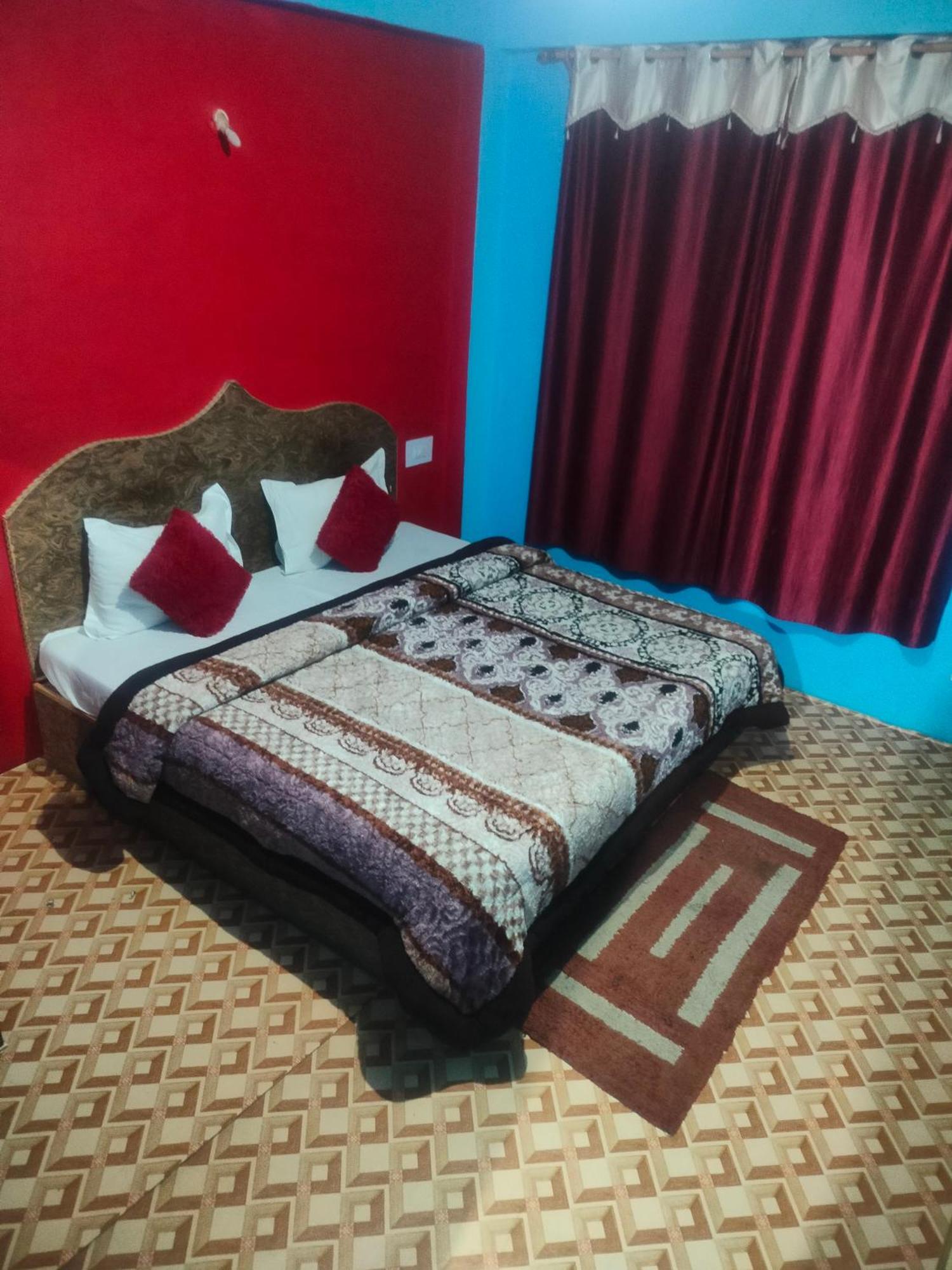 Non Stop Cafe Hostel & Stay Manali  Room photo