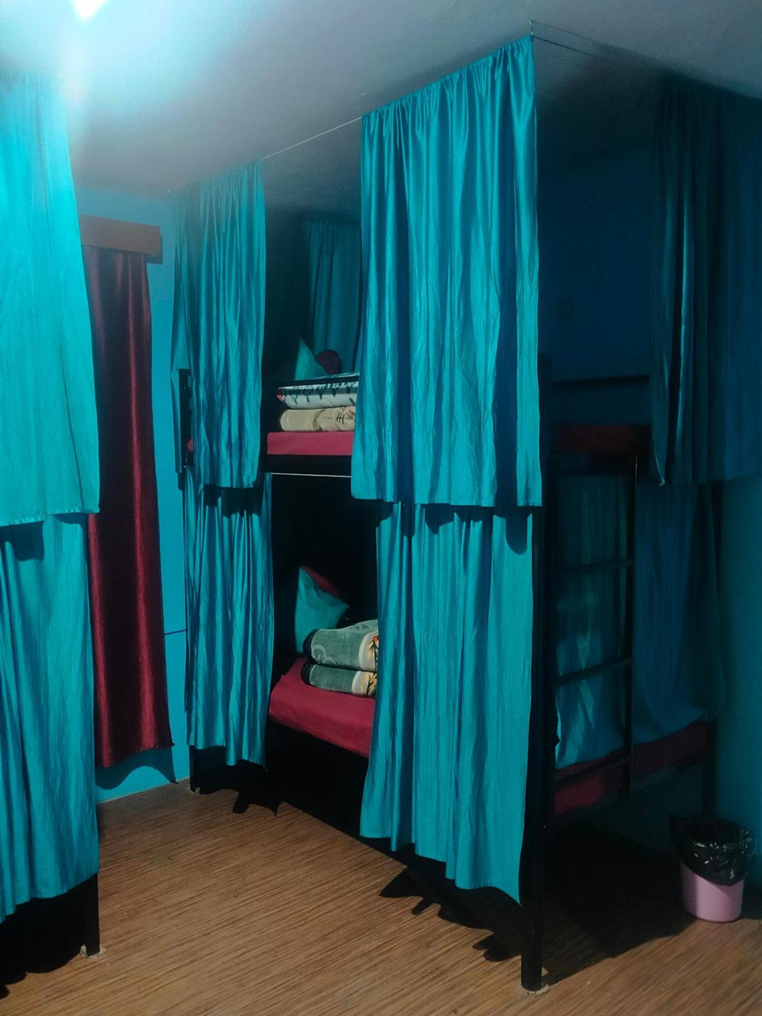 Non Stop Cafe Hostel & Stay Manali  Exterior photo