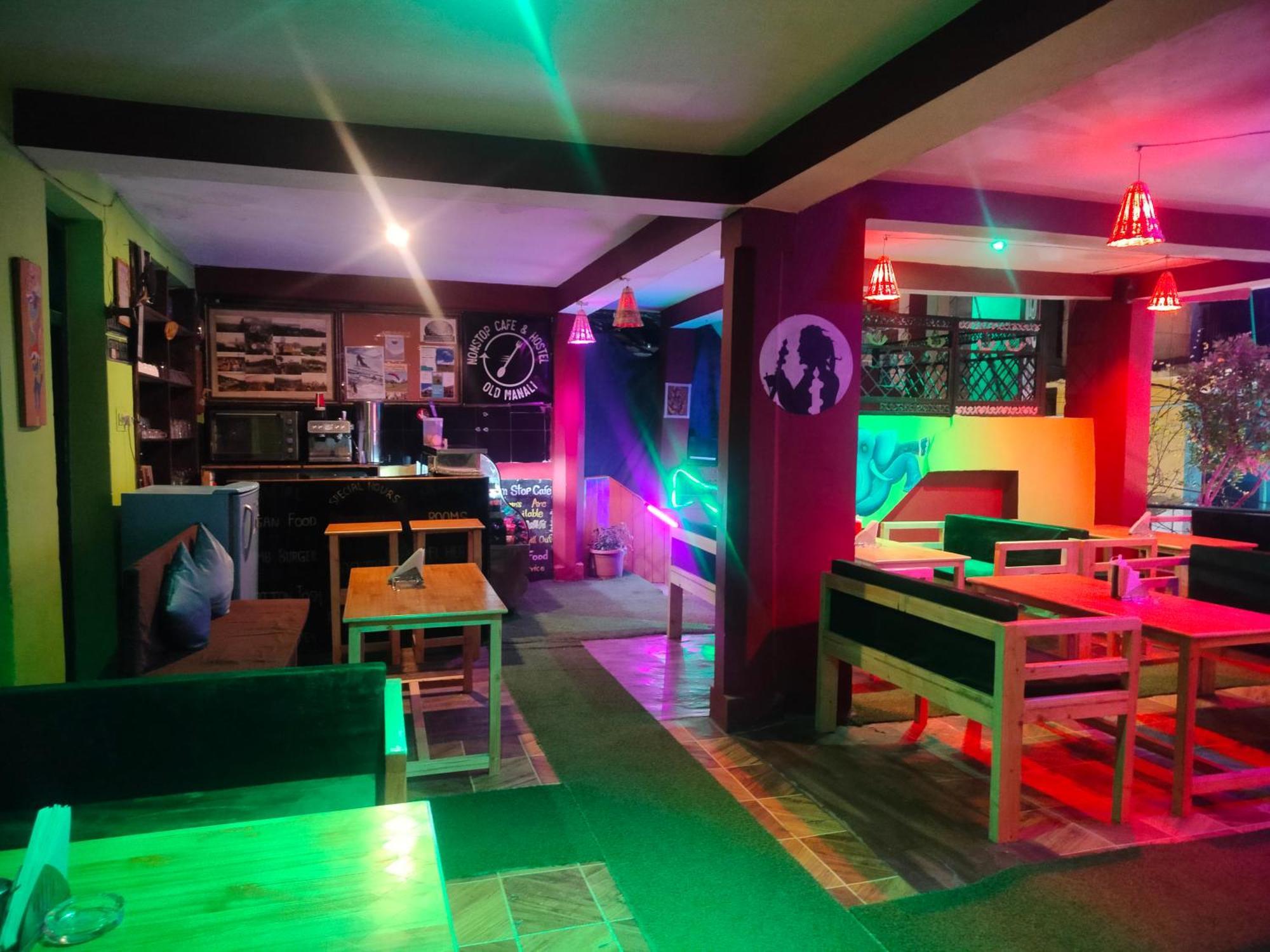 Non Stop Cafe Hostel & Stay Manali  Exterior photo