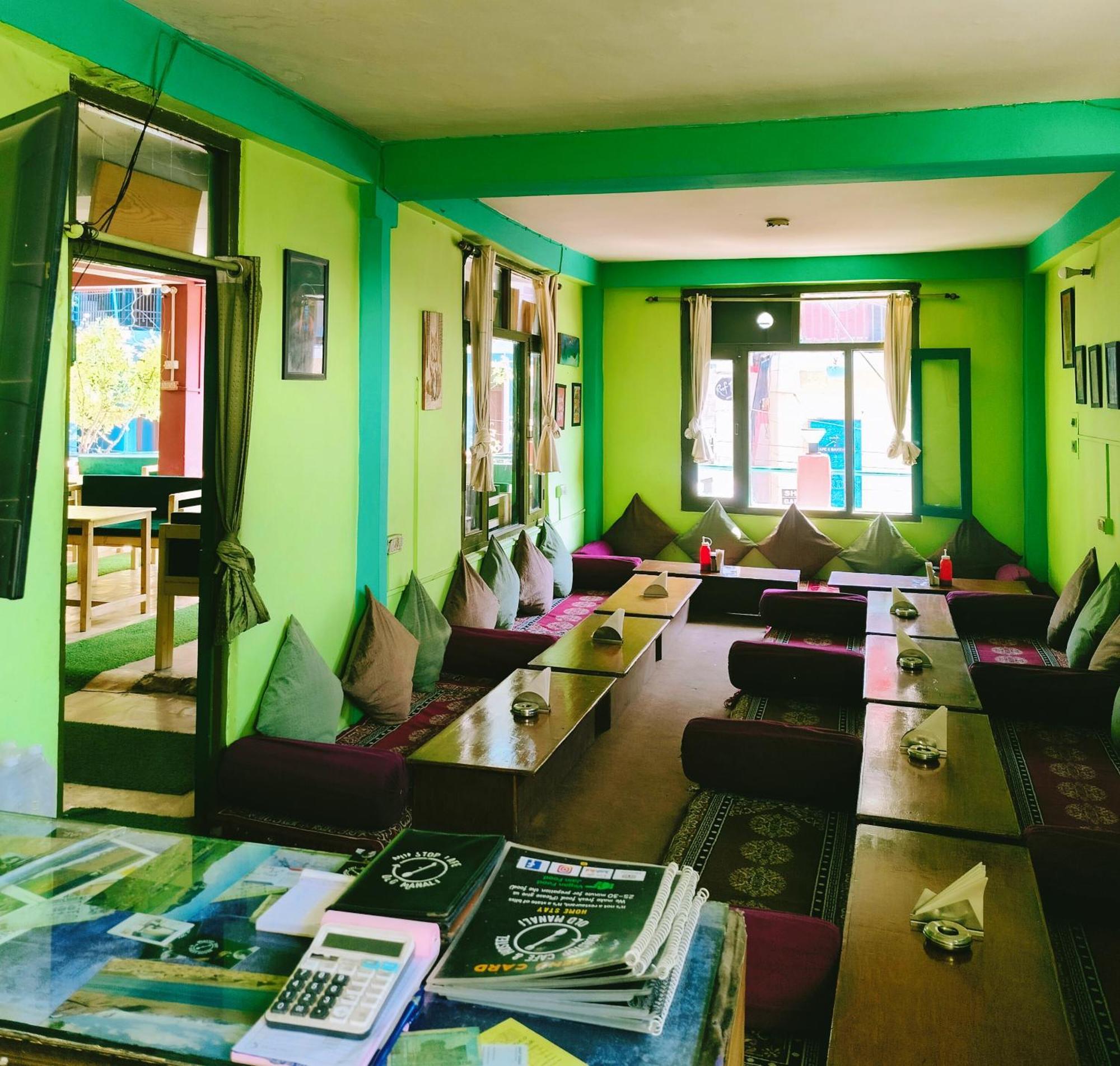 Non Stop Cafe Hostel & Stay Manali  Exterior photo