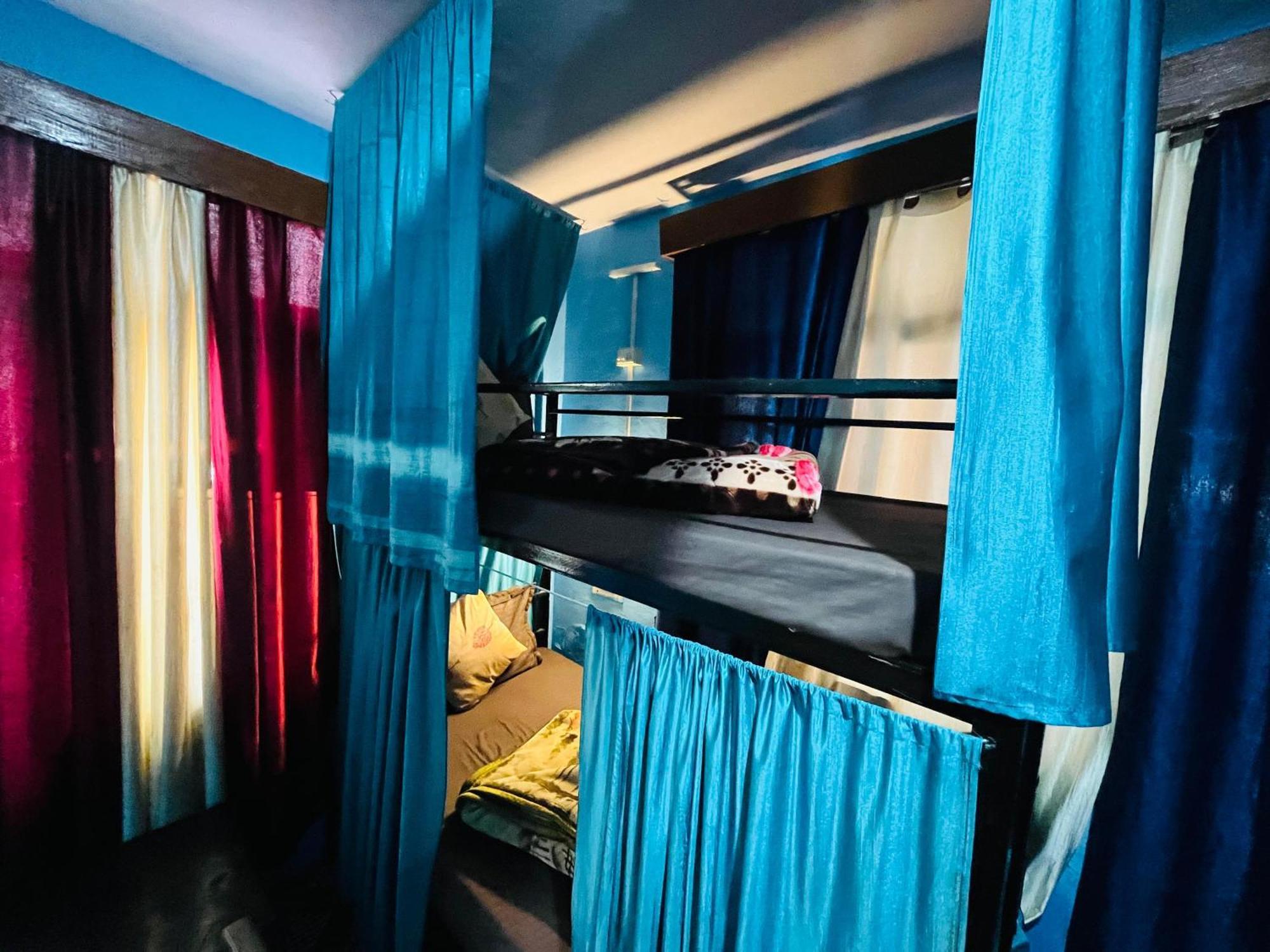 Non Stop Cafe Hostel & Stay Manali  Exterior photo