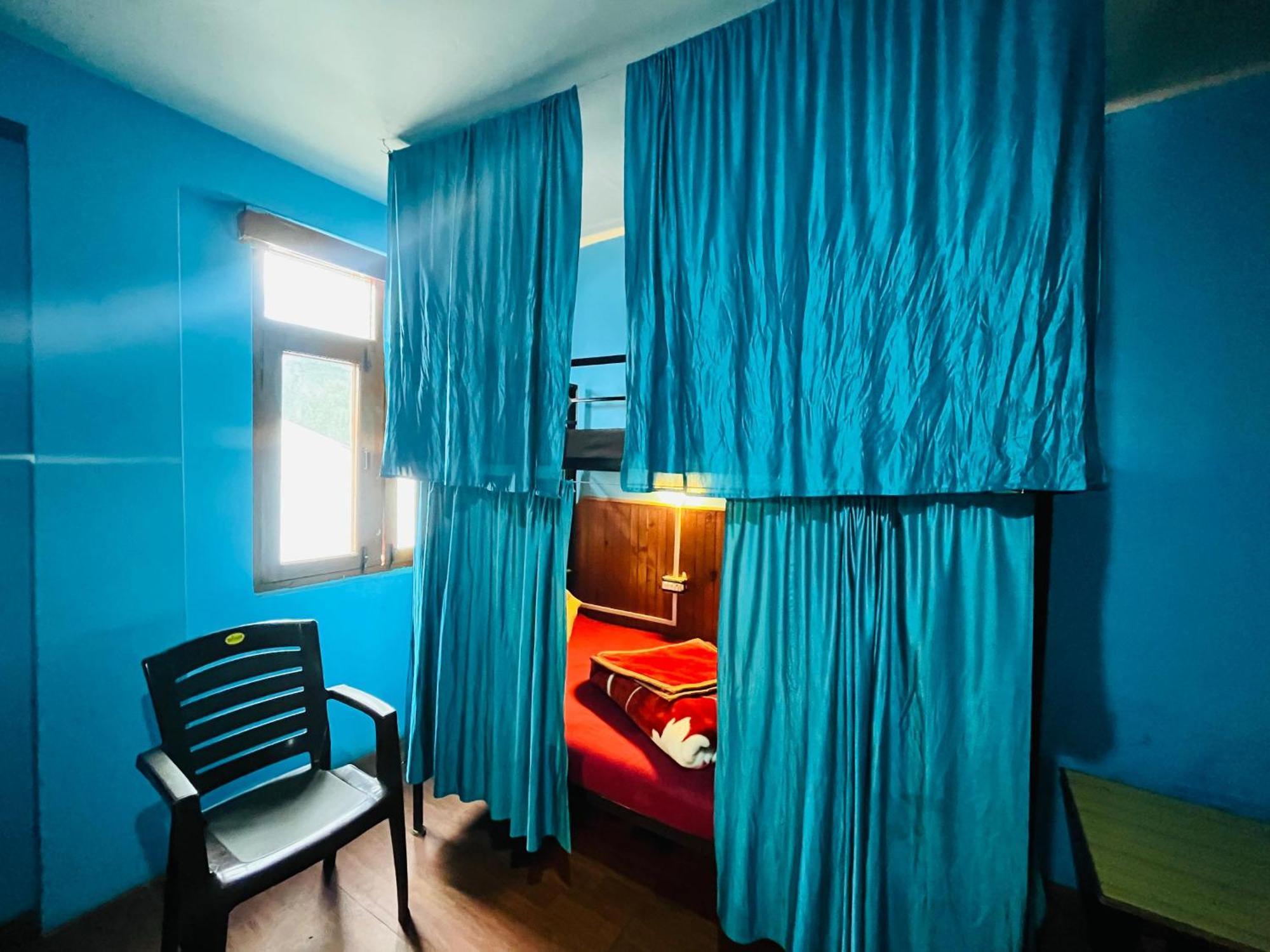 Non Stop Cafe Hostel & Stay Manali  Exterior photo